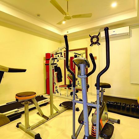 Hotel Floral Park Kottayam Bagian luar foto