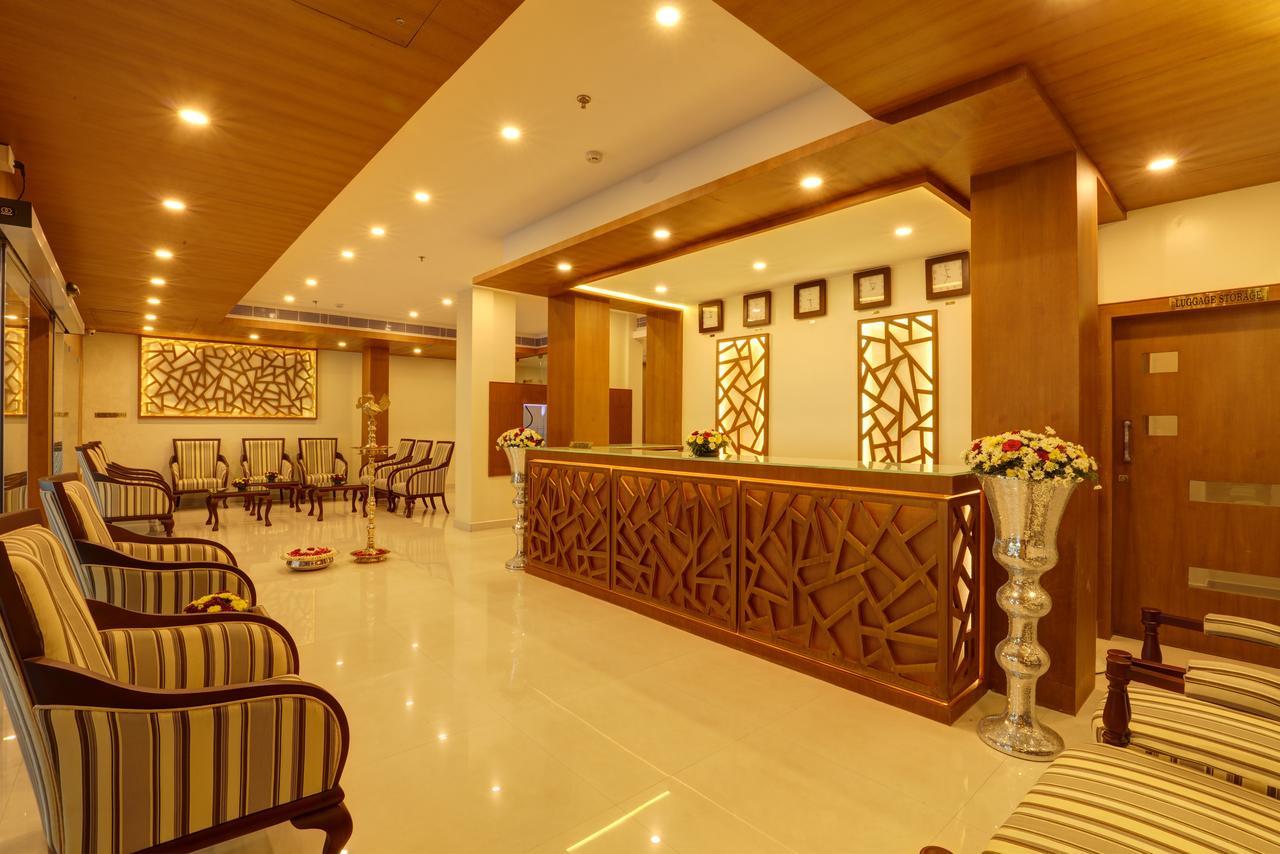 Hotel Floral Park Kottayam Bagian luar foto