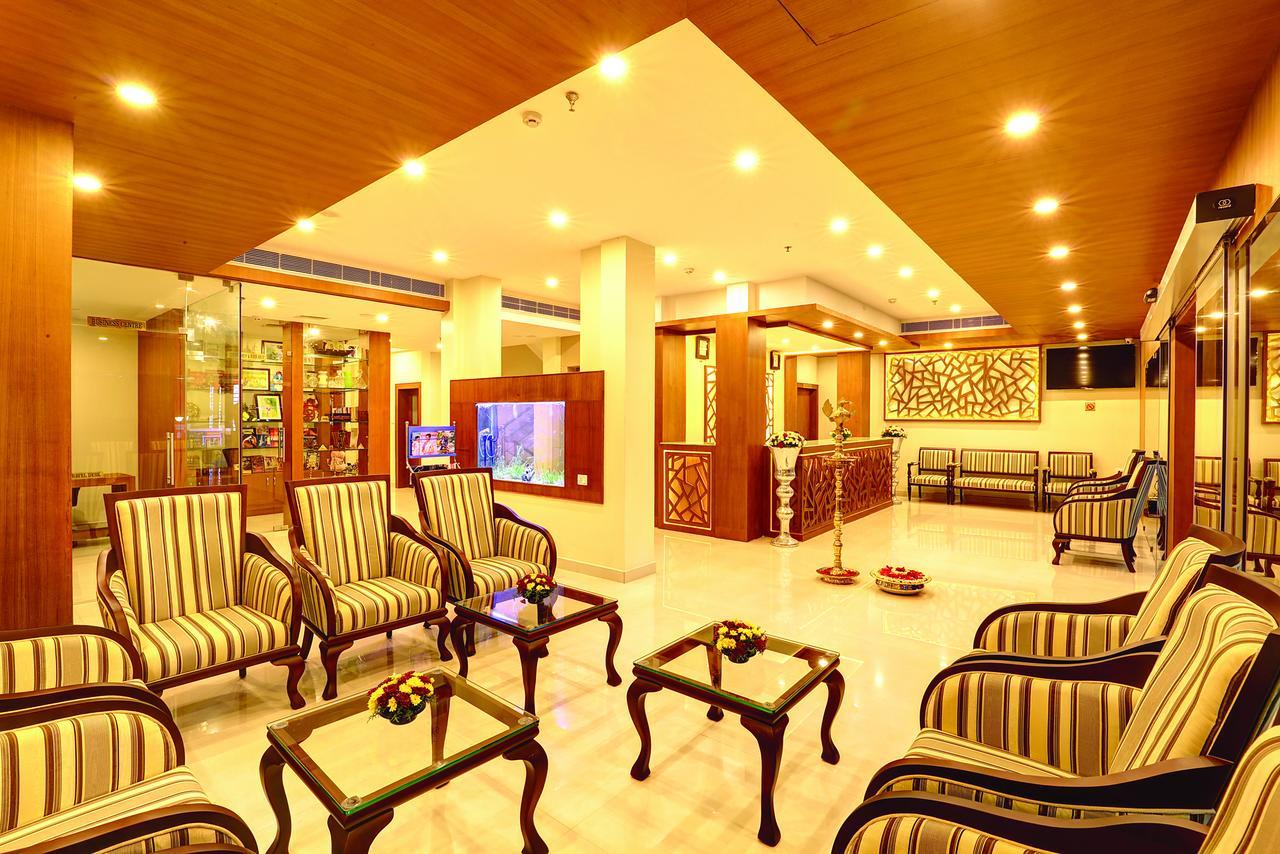 Hotel Floral Park Kottayam Bagian luar foto